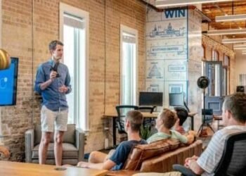 Incubators or Accelerators: Which one is a good fit for your business?