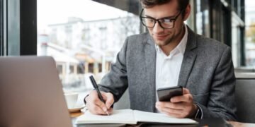 Understanding Differences between Entrepreneur and Intrapreneur