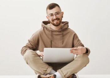 How to Find a Programmer for Your Startup in 5 simple steps