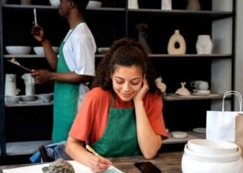 How to become an entrepreneur? 7 Simplified steps