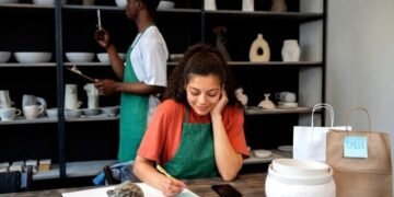 How to become an entrepreneur? 7 Simplified steps