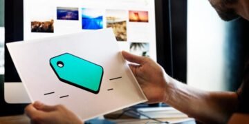 How To Create An Entrepreneur Logo That Stands Out