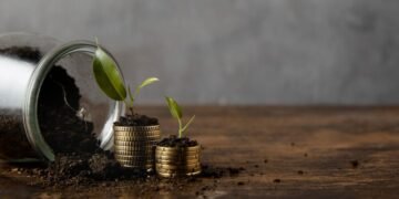 How does sustainable investing work?